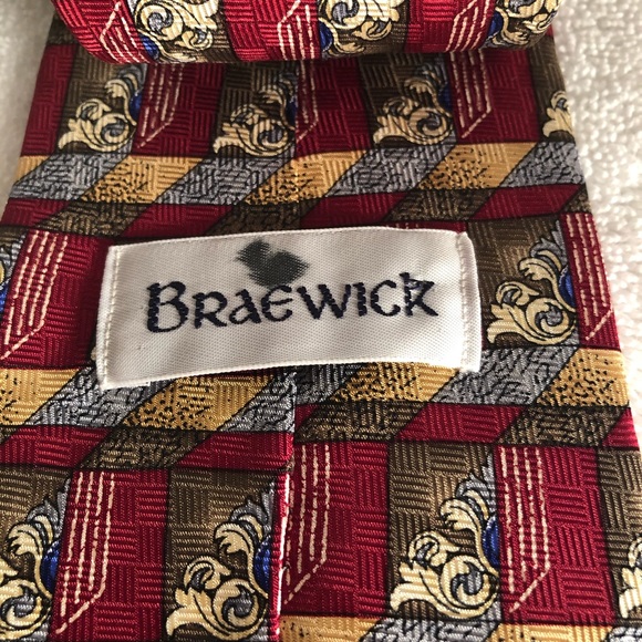 Men’s Tie - Picture 2 of 5